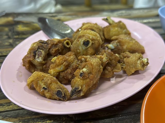 ส้มตำแซ่บๆ นัวๆ จัดจ้านสุด ย่านสนามบินภูเก็ต