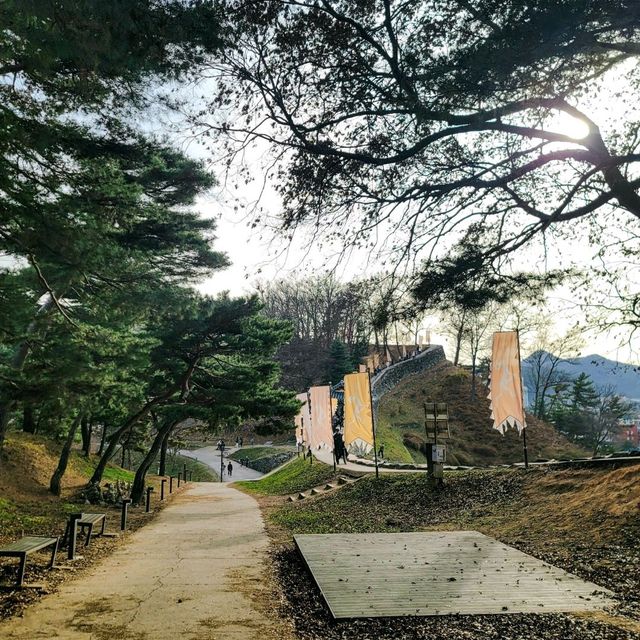 여행 가는 달 공주 필수여행지 아름다운 공산성