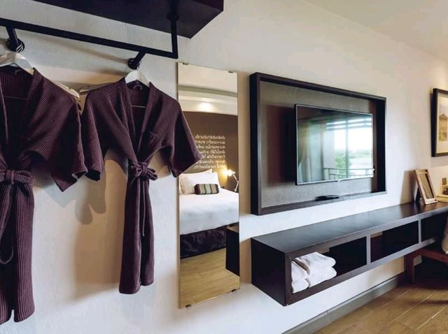Brown House Hotel by Blu Monkey🌷🌷