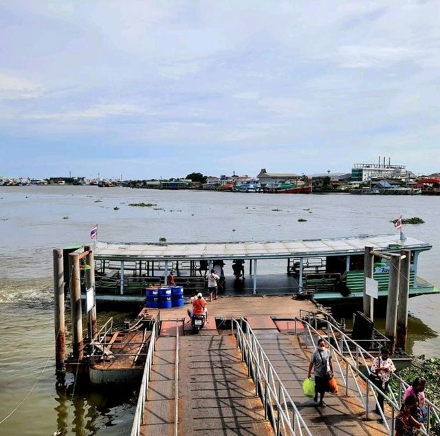 🥤𝙍𝙪𝙗𝙡𝙤𝙢 𝘾𝙖𝙛𝙚 𝙖𝙣𝙙 𝘽𝙖𝙧 🚢คาเฟ่ริมน้