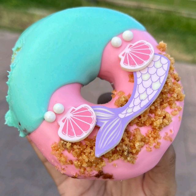 Yoko Donut and John's Lemon 🥯