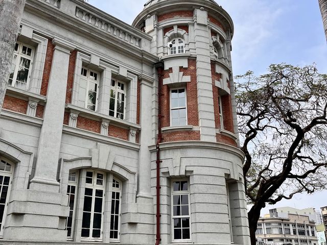 國立台灣文學館 - 西日式的氣派建築