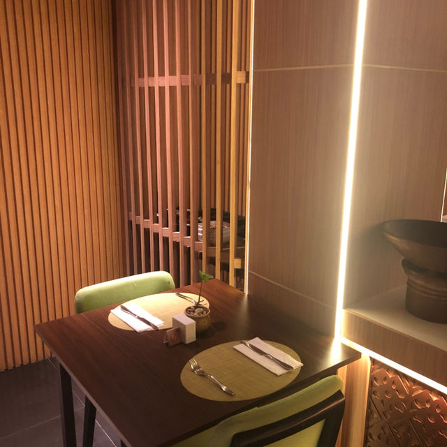 四星級飯店內的浪漫晚餐，兩個人只要七塊錢美金：Paasha Atelier 