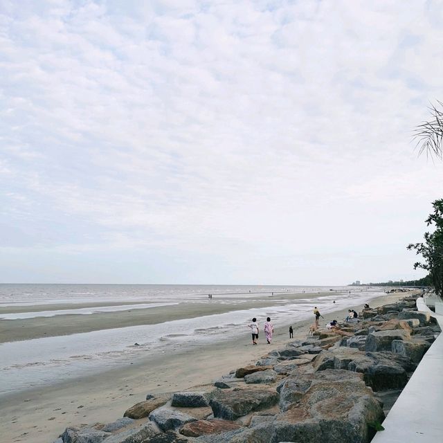 หาดวอนนภา หาดบางแสนล่าง