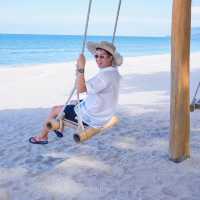 ชายทะเลขนอม รีสอร์ท Chaithalay Khanom Resort