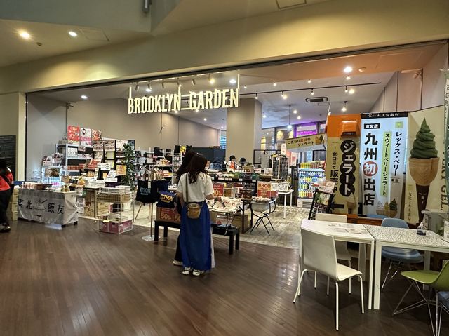 福岡・博多区。パンダもなか付きジェラート店『BROOKLYN GARDEN(SWEET  VERY GELATO)』