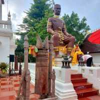 กราบสักการะ พระมหาธาตุเจดีย์สิริชัยภูมิ