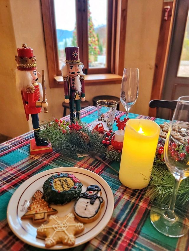 실내트리도 따뜻한 감성 한가득인 거제도 카페🎄✨️