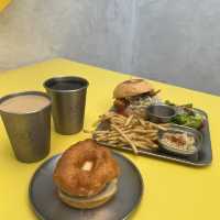 朝起 Luther Burger& Breakfast