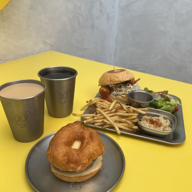 朝起 Luther Burger& Breakfast