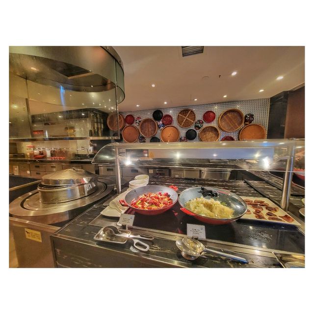 香港性價比酒店自助餐。Three on Canton