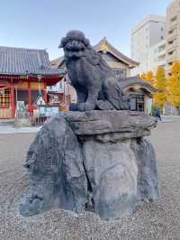 朱色の美しい浅草神社