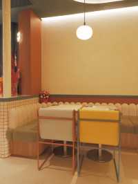 情侶打卡Cafe，甜品和韓式炸雞都出色