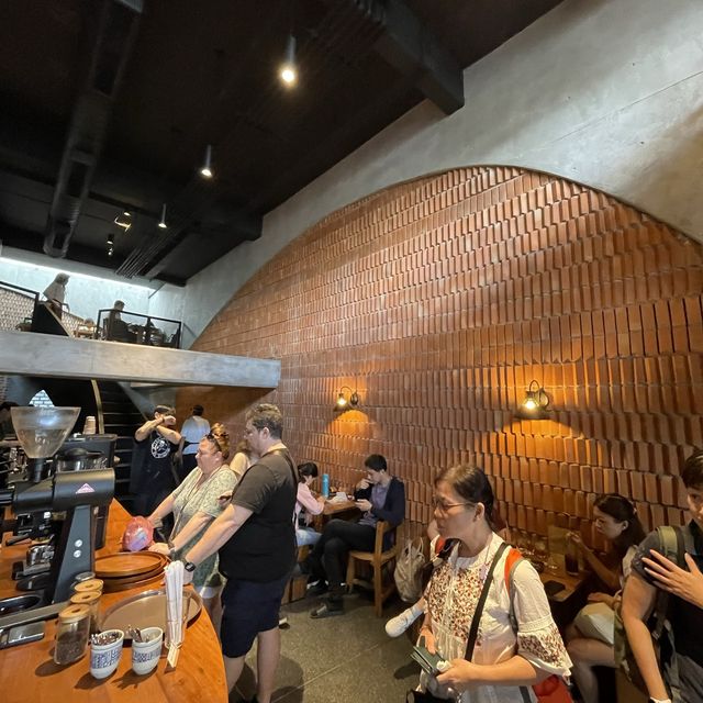 AKA AMA COFFEE (พระสิงห์)
