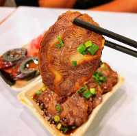 豐信餃子店：新鮮手工製作，排隊美食指南