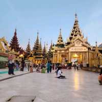 เจดีย์ชเวดากอง สถานที่ศักดิ์สิทธิ์ ที่ควรมาเยือน
