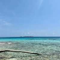 【高雄景點】小灣海水浴場：優美沙灘、碧藍海域、沉浸大海的魅力