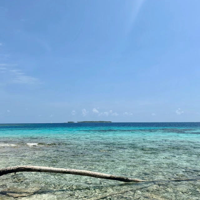 【高雄景點】小灣海水浴場：優美沙灘、碧藍海域、沉浸大海的魅力