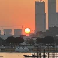 陶醉在澳門，少不了看一次海旁夕陽美景^-^
