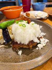 【福岡グルメ】ハンバーグの上にトマトが丸ごと！