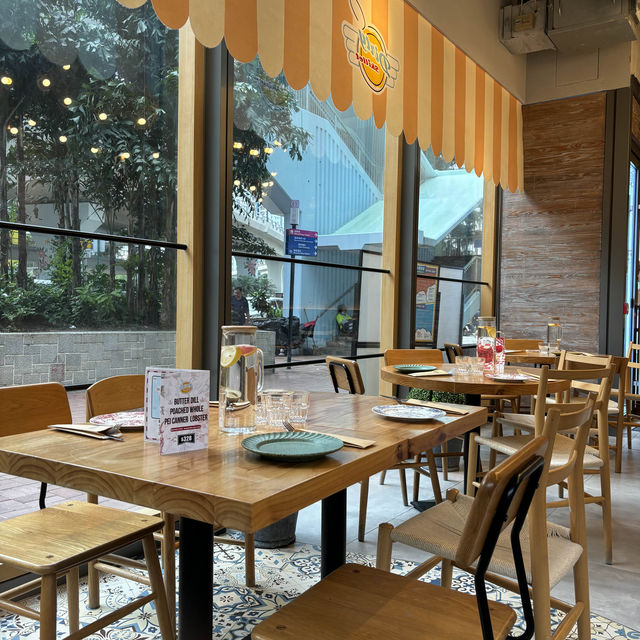 筲箕灣·馬戲團特色餐廳 座位寬敞舒適 筲箕灣·馬戲團特色餐廳 座位寬敞舒適