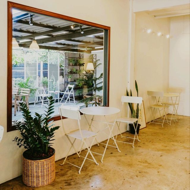Peaceful Cafe ++