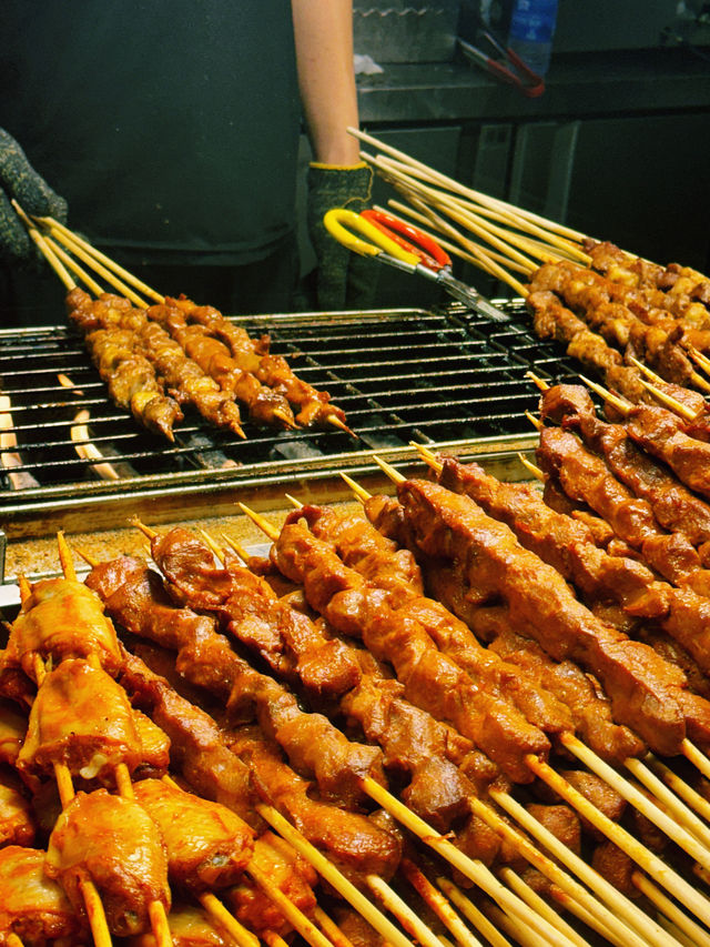 Famous BBQ : RONG SHU YUAN ZHONGSHAN ROAD