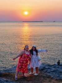 ช่องเขาขาด หาดหินกลม เกาะสีชัง ชลบุรี 