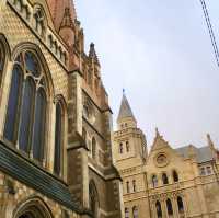 1891년에 지어진 네오고딕 양식의 멜버른 명소 - St Paul's Cathedral