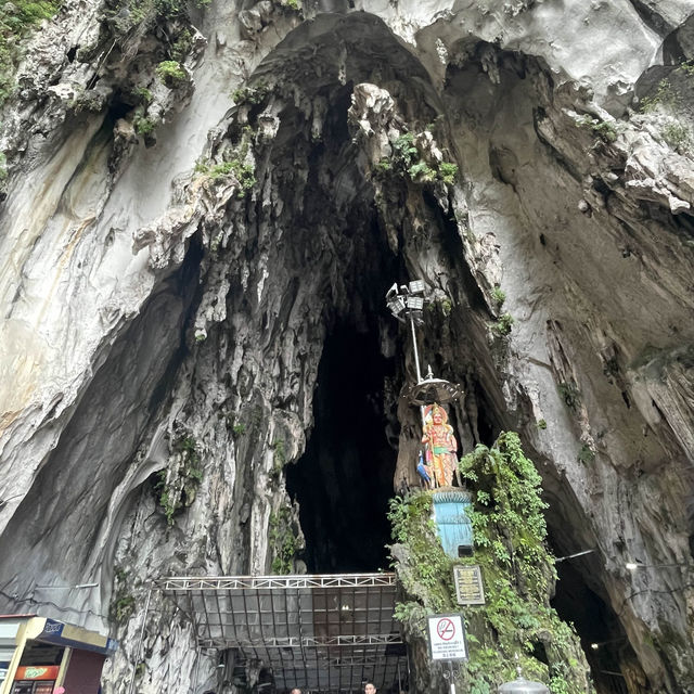 "Unveiling the Wonders of Batu Caves: A Journey Through Sacred Splendor"