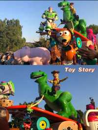 Mickey’s Storybook Express Parade at Shanghai Disneyland 🚂