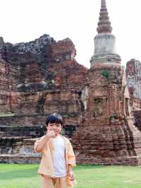 ขี่ช้างชมเมือง เดินเที่ยวโบราณสถานที่อยุธยา 
