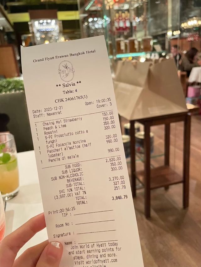 Dinner with friends”👩🏻👩🏻👩🏻“