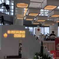 美麗安靜的北外灘，一杯飲料就看得到外灘景色的人民咖啡廳