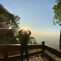 ชมพระอาทิตย์ตกดิน ที่อุทยานแห่งชาติภูแลนคา☀️