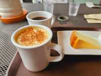 A nice and cozy cafe at the entrance of Anmyeondo