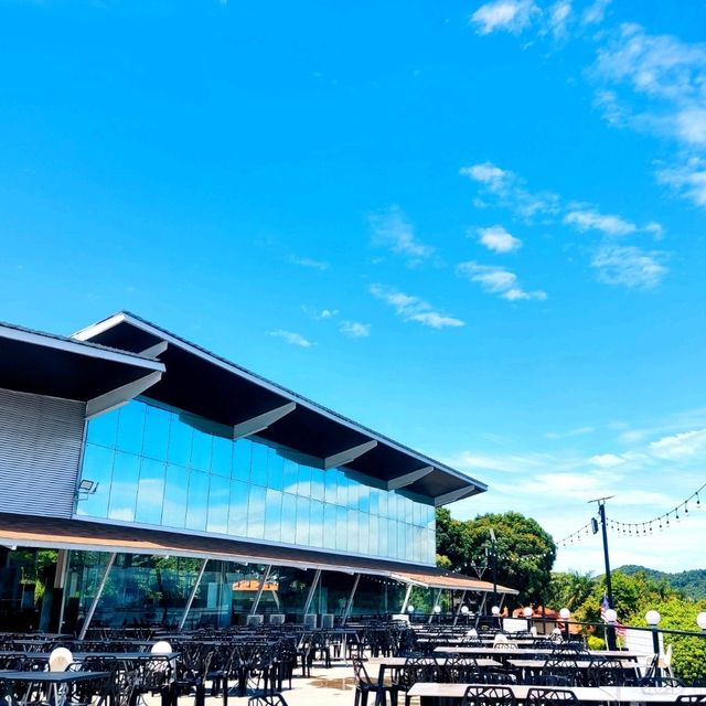 Scenic Seaview Dining Near Pulau Aman