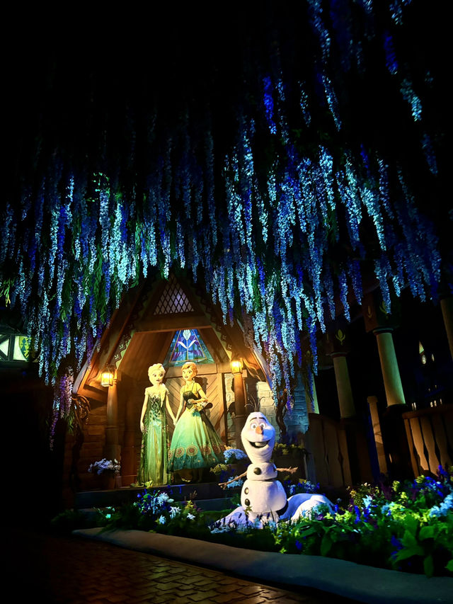 【香港迪士尼樂園】全球首個及最大型《魔雪奇緣》主題園區