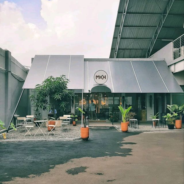 A COFFEE SHOP LOCATED BEHIND GOWORK FATMAWATI