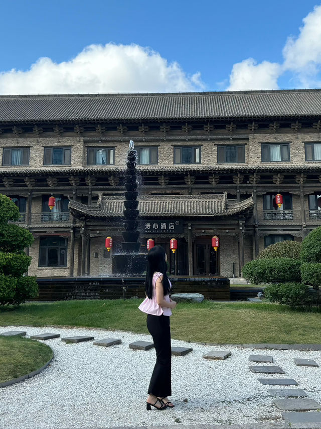 이 호텔 감성 이거 어쩔거야..