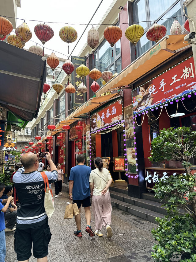 Guangzhou: A Journey Through Time and Taste 🏮