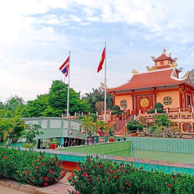 อนุสรณ์สถานประธานโฮจิมินห์  จังหวัดนครพนม 