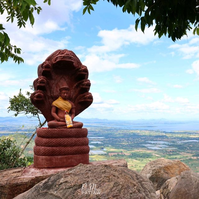 เขาพระยาเดินธง สุดยอดจุดชมวิวสวยจังหวัดลพบุรี