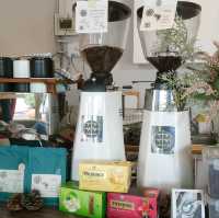 คาเฟ่และอาร์ตแกลอรี่ลับๆย่านลาดพร้าว 71