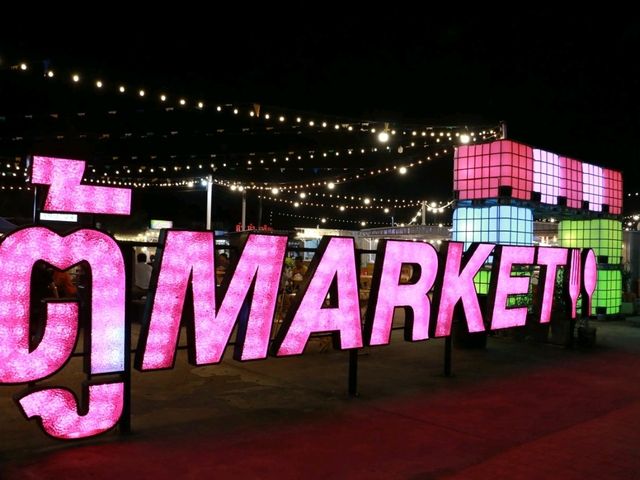 เที่ยวตลาดกลางคืนที่ตู้ Market 