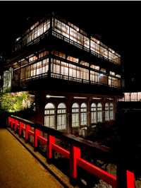 【千と千尋の神隠し】のモデル宿  四季折々、昼夜の美しい表情