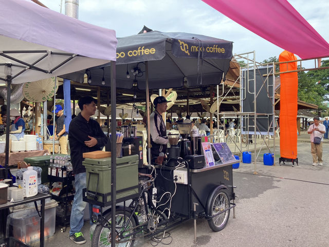 เดินช้อปรับลมหนาวหากาแฟอุ่น ๆ ที่ ‘จริงใจ มาร์เก็ต