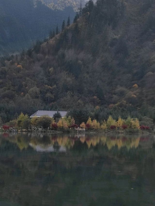 Dragon King Lake or Longwaihai  at Bipenggu 