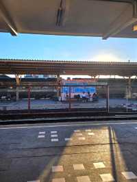 สถานีรถไฟสุราษฎร์ธานี: ประตูสู่แดนใต้ 🚉