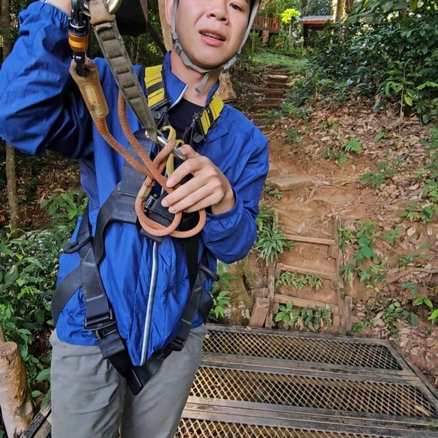 ไปเล่น zipline ที่น้ำตกตาดฟาน ประเทศลาว